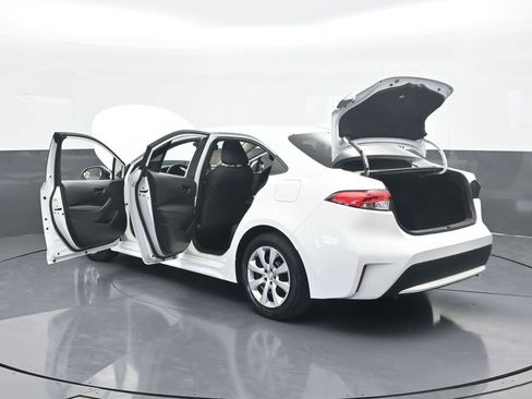 Used 2022 Toyota Corolla LE image 71