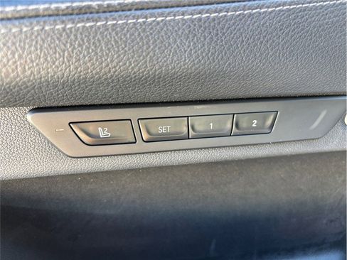 Used 2019 BMW 740i image 24