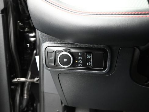 Used 2025 Ford Explorer ST-Line w/ ST-Line Street Pack image 13