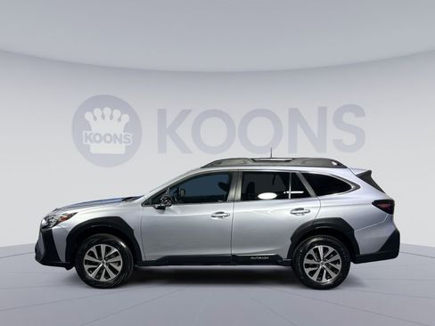 Used 2023 Subaru Outback Premium image 2