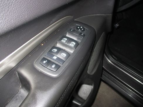 Used 2019 Dodge Durango SXT image 24