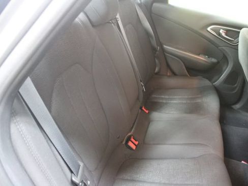 Used 2015 Chrysler 200 Limited w/ Comfort Group FWD image 9