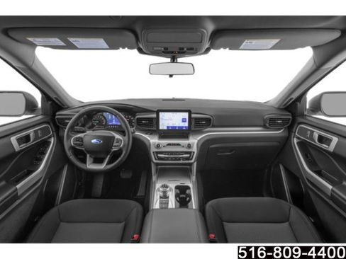 Used 2023 Ford Explorer XLT AWD/4WD image 9