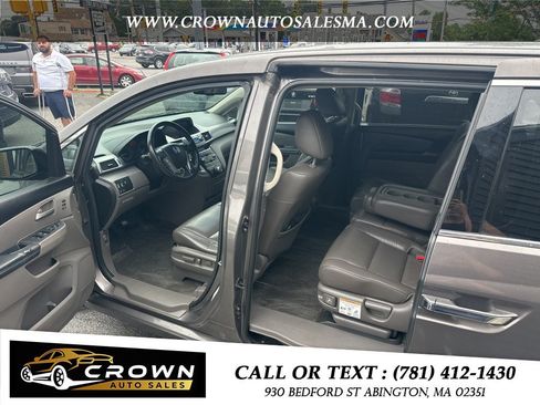 Used 2011 Honda Odyssey Touring Elite image 9
