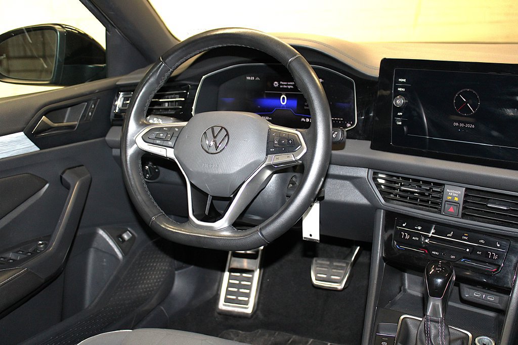 Used 2025 Volkswagen Jetta Sport FWD image 14
