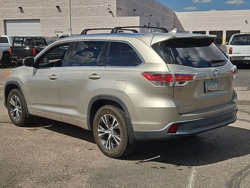 Used 2016 Toyota Highlander XLE AWD/4WD image 9