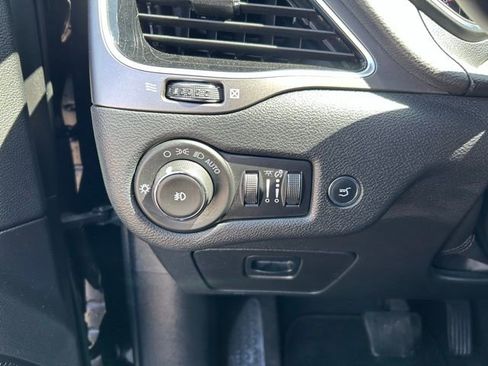 Used 2019 Jeep Cherokee Limited w/ Technology Group AWD/4WD image 26