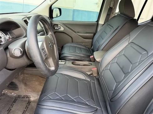 Used 2018 Nissan Frontier PRO-4X AWD/4WD image 38