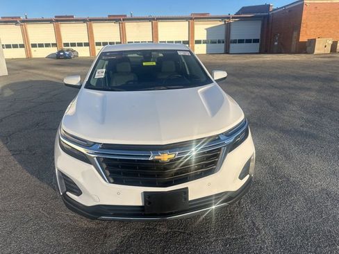 Certified 2024 Chevrolet Equinox LT w/ LPO, Floor Liner Package image 2