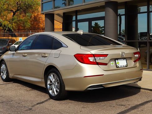 Used 2018 Honda Accord LX image 9