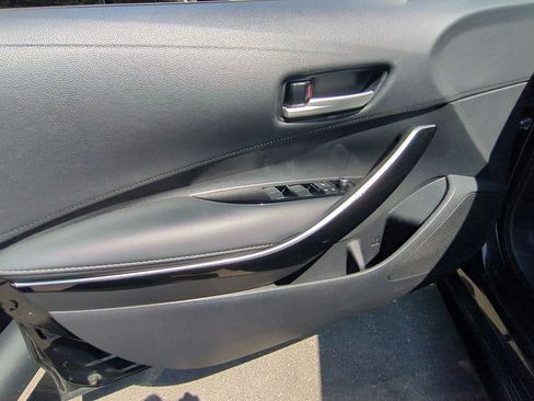 Used 2020 Toyota Corolla XLE image 22