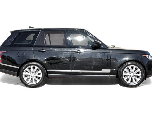 Used 2017 Land Rover Range Rover HSE image 7