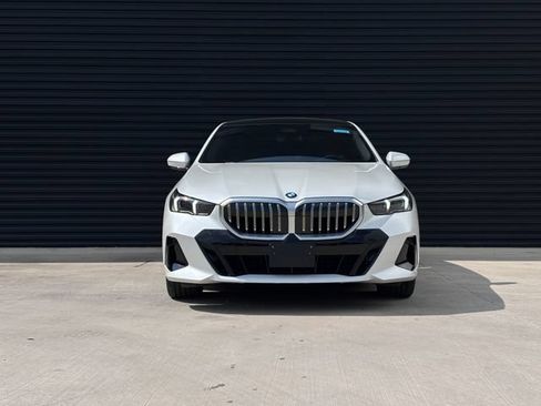 Used 2026 BMW 530i w/ M Sport Package RWD image 10