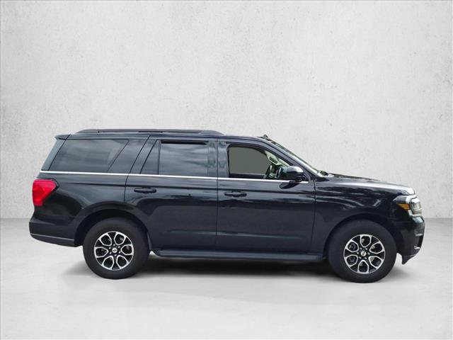 Used 2024 Ford Expedition XLT RWD image 4
