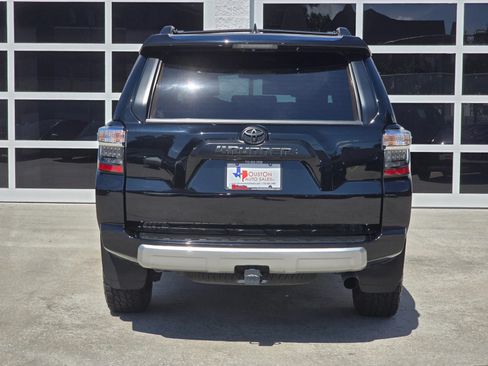 Used 2024 Toyota 4Runner TRD Off-Road Premium w/ Off Road Premium Plus Package AWD/4WD image 4