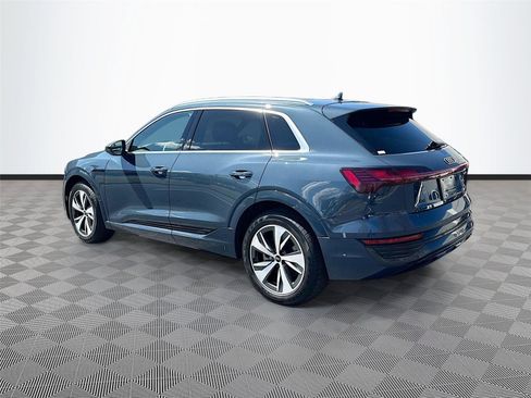 Certified 2024 Audi Q8 e-tron Premium image 5