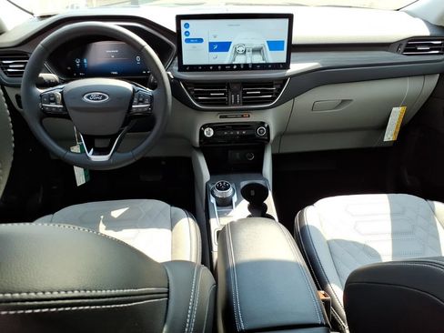 Used 2023 Ford Escape SE w/ PHEV Premium Package FWD image 6
