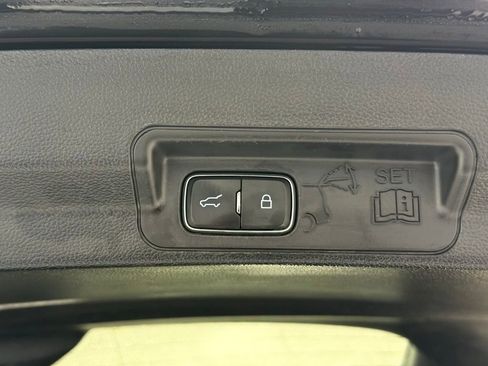 Used 2020 Ford Explorer Platinum w/ Premium Technology Package image 5