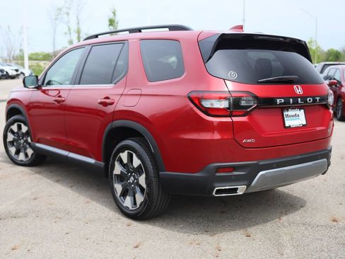 New 2026 Honda Pilot Touring image 4