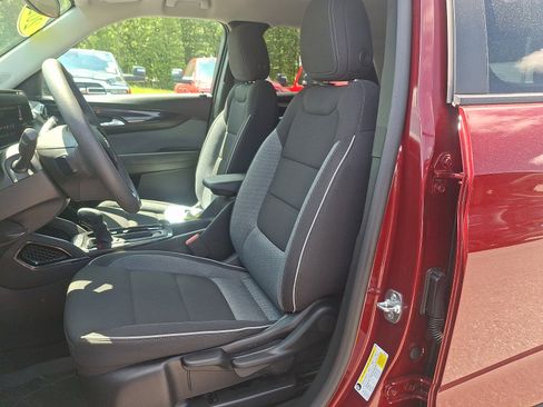 Certified 2025 Chevrolet TrailBlazer LS w/ LS Convenience Package FWD image 13