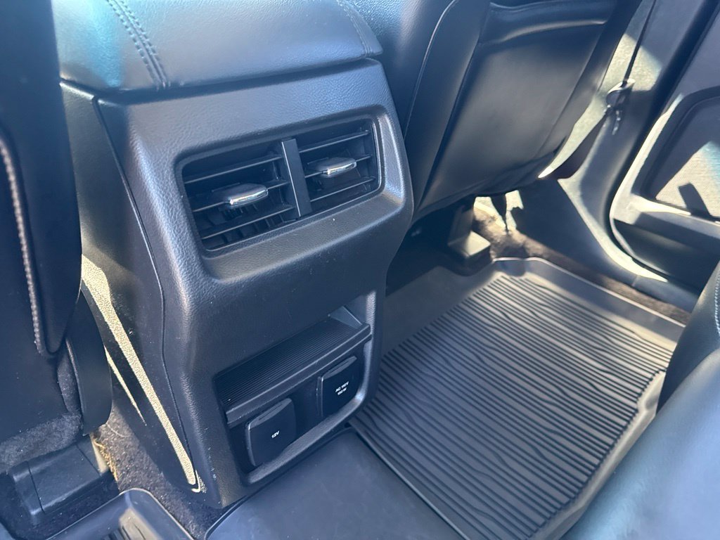 Used 2019 Ford Edge SEL w/ Equipment Group 201A AWD/4WD image 32