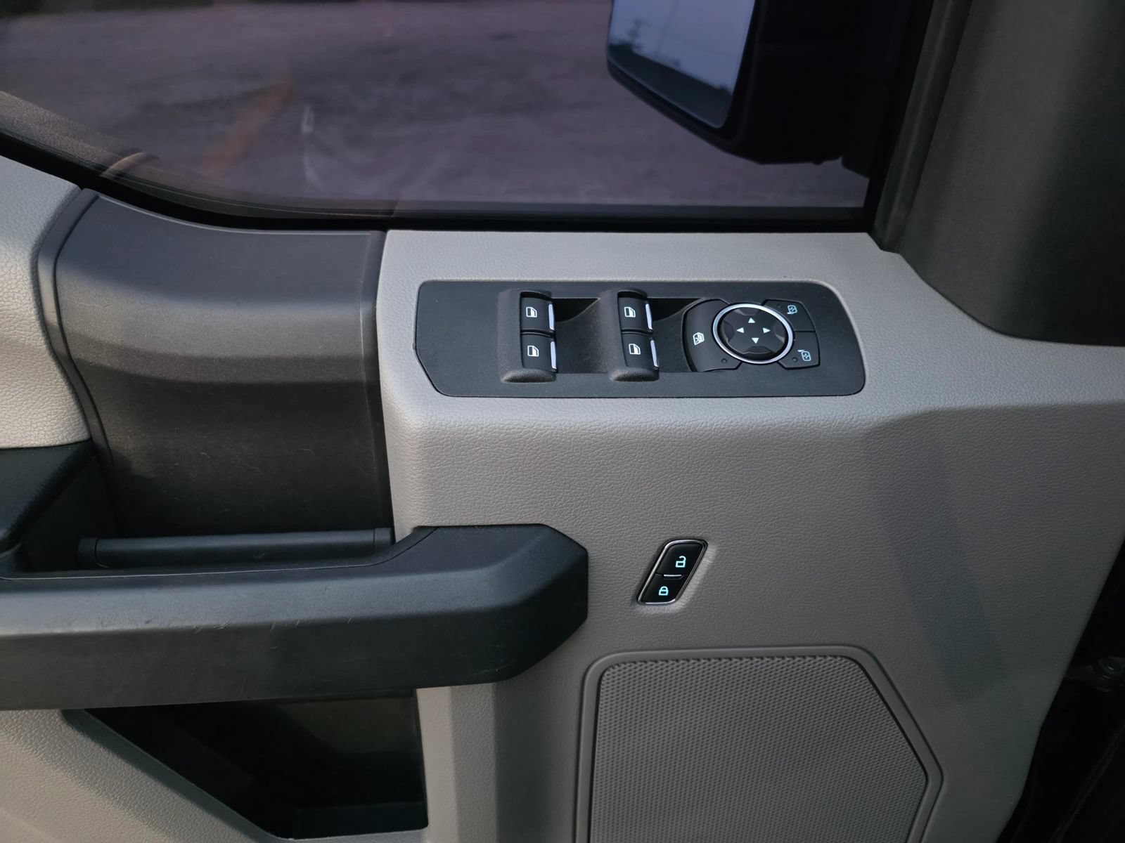 Used 2019 Ford F150 XL w/ Equipment Group 101A Mid AWD/4WD image 11