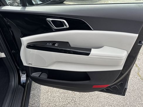 Certified 2024 Kia Carnival SX Prestige image 14