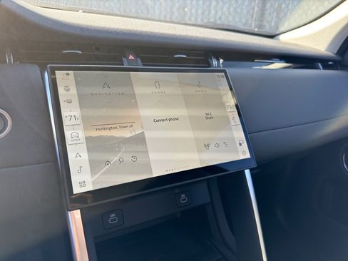 New 2025 Land Rover Discovery Sport S image 11