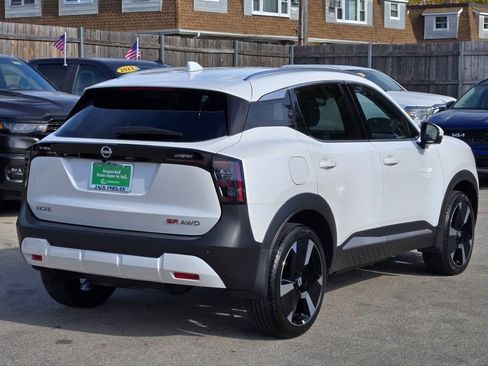 Used 2025 Nissan Kicks SR image 9