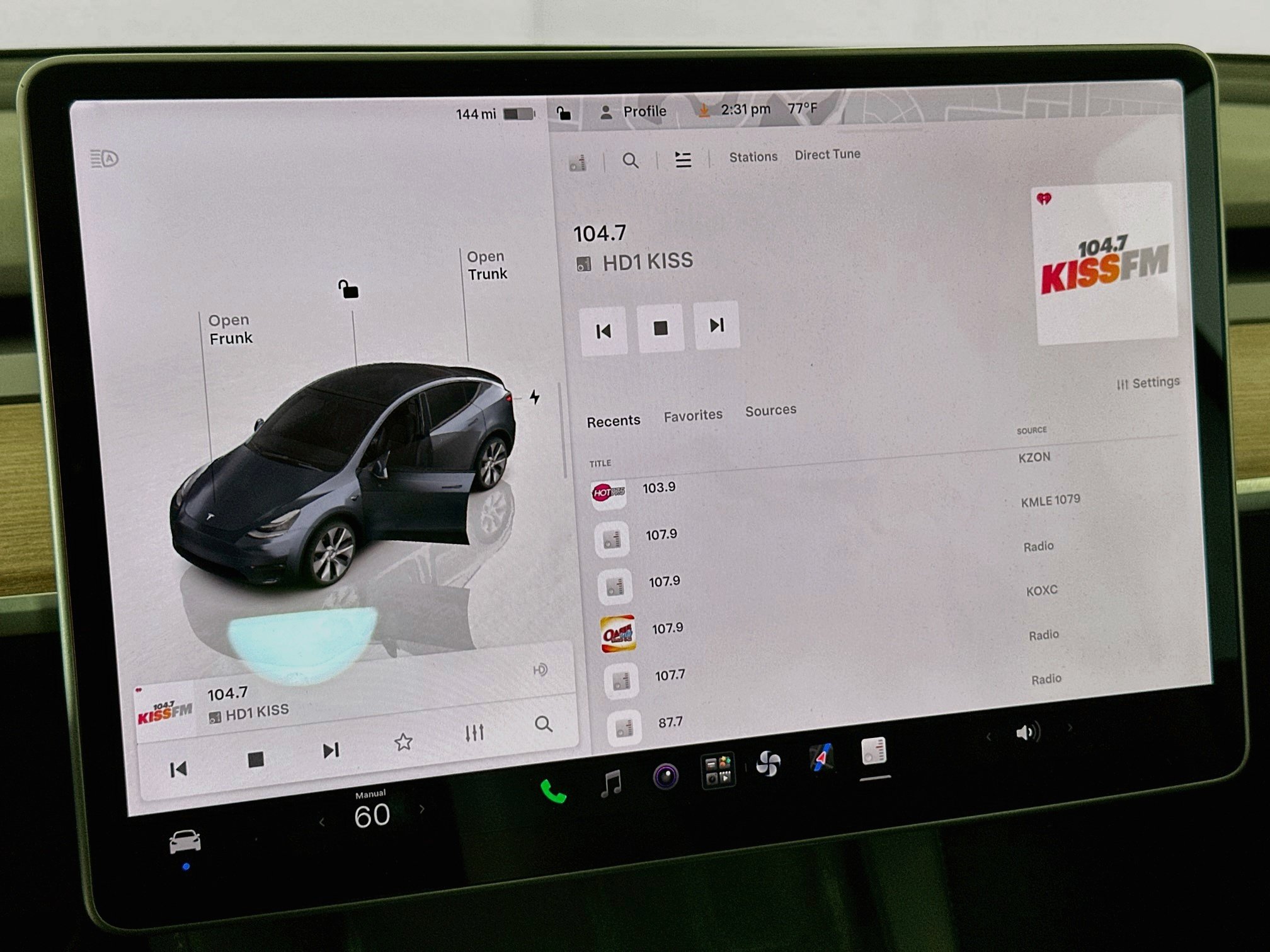 Used 2022 Tesla Model Y Long Range AWD/4WD image 19