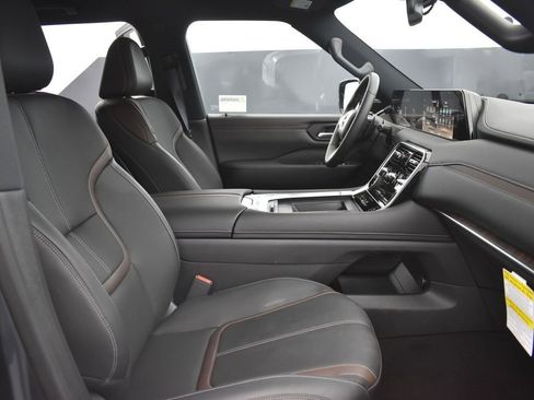 New 2025 Nissan Armada SL w/ Captain's Chari Seat Package image 24