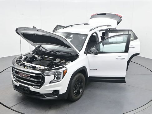 Used 2024 GMC Terrain AT4 AWD/4WD image 42