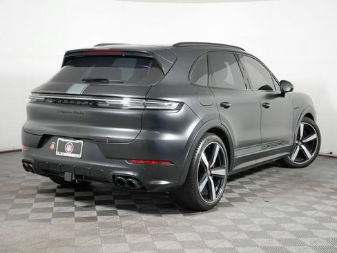 Certified 2024 Porsche Cayenne Turbo AWD/4WD image 7