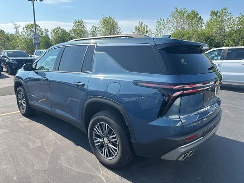 Used 2024 Chevrolet Traverse LT AWD/4WD image 4