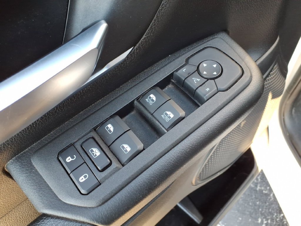 Used 2025 RAM 1500 Big Horn AWD/4WD image 8