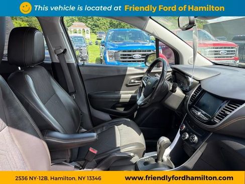Used 2020 Chevrolet Trax LT w/ Driver Confidence Package AWD/4WD image 33