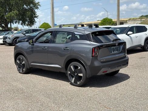 New 2026 Nissan Kicks SR w/ Cold Weather Package FWD image 3