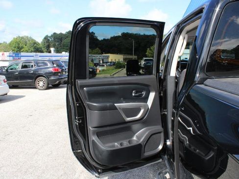 Used 2021 Nissan Titan SV w/ SV Convenience Package image 19