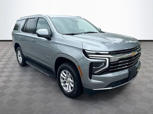 Used 2025 Chevrolet Tahoe LT AWD/4WD image 4