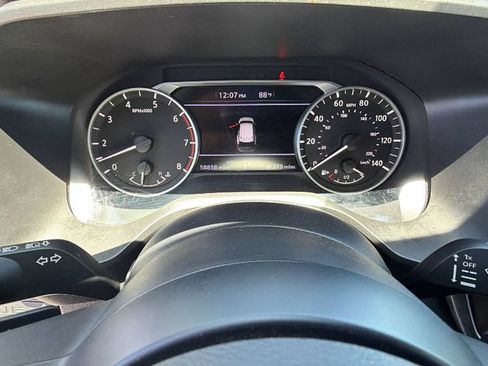 Used 2024 Nissan Rogue S AWD/4WD image 21