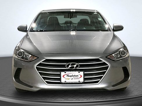 Used 2017 Hyundai Elantra SE FWD image 3