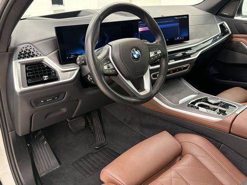 Certified 2024 BMW X5 xDrive40i w/ Premium Package AWD/4WD image 4