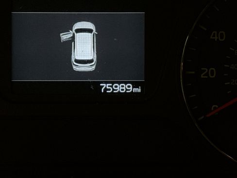 Used 2019 Kia Sorento S image 9