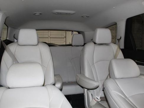 Used 2024 Buick Enclave Essence w/ Sport Touring Edition image 14