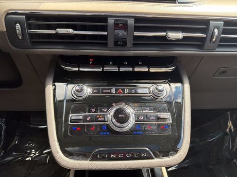 Certified 2022 Lincoln Corsair AWD w/ Premium Package image 32