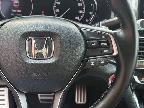 Used 2018 Honda Accord Sport image 30