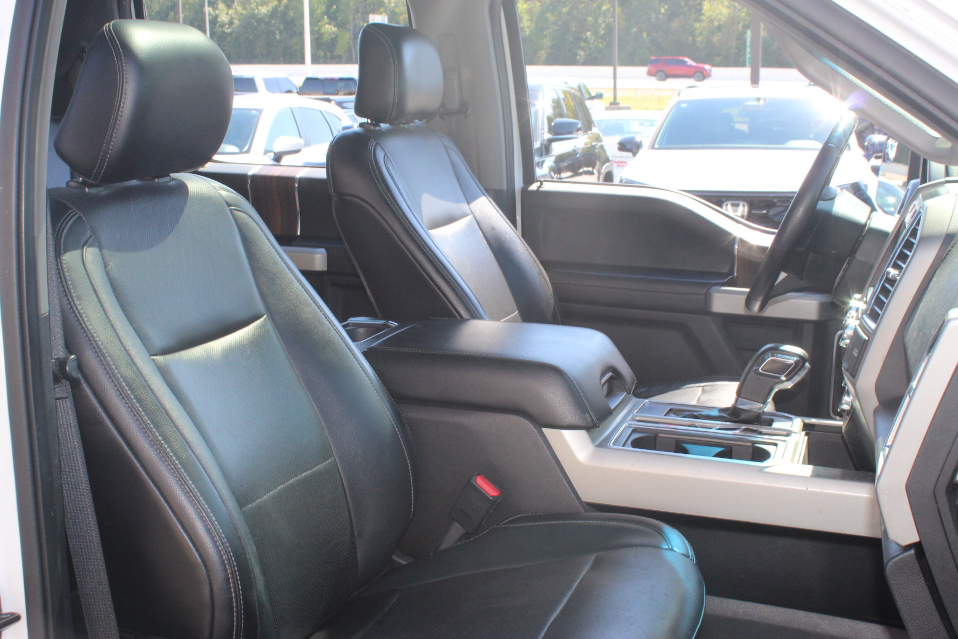 Used 2016 Ford F150 Lariat RWD image 34