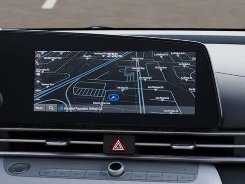 New 2025 Hyundai Elantra Limited image 13