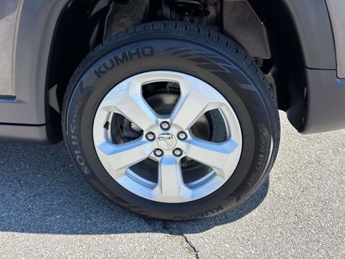 Certified 2020 Jeep Compass Latitude w/ Cold Weather Group AWD/4WD image 8