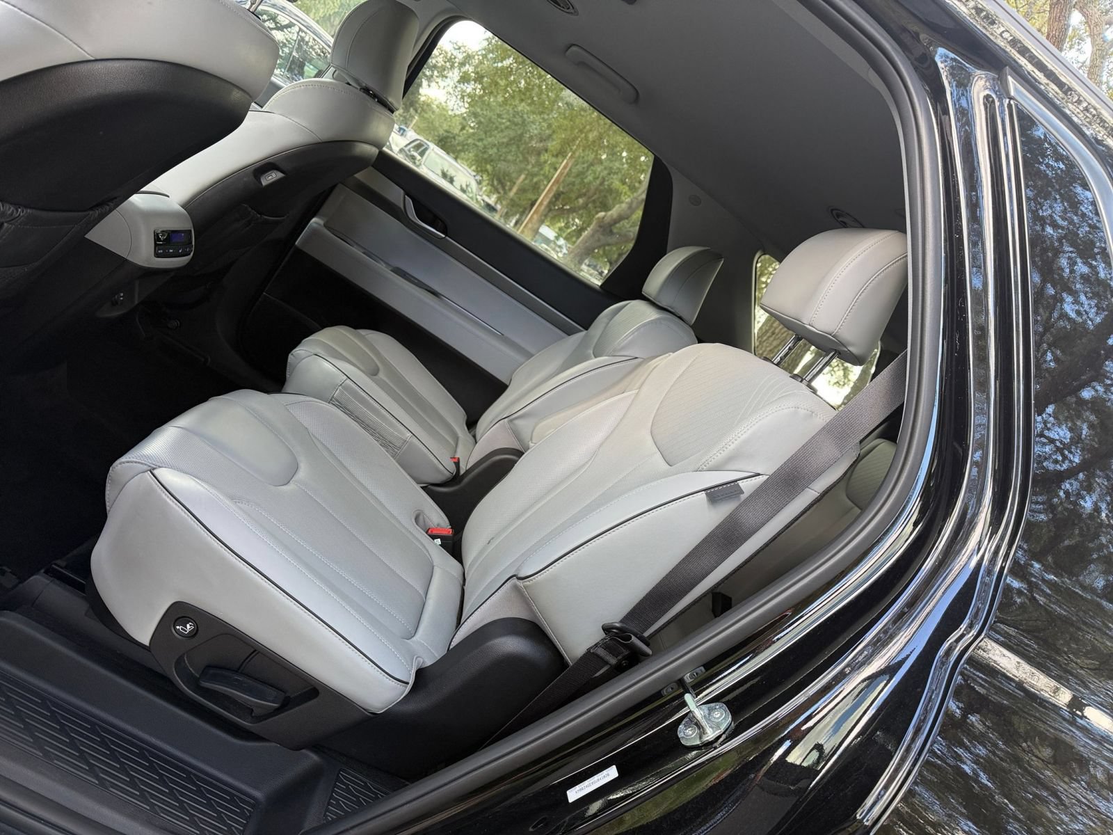 Used 2025 Hyundai Palisade SEL FWD image 25
